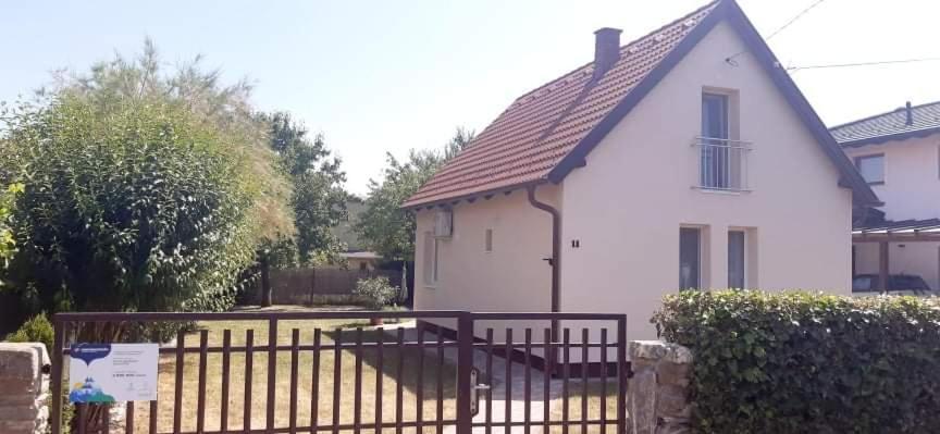 Cs&M Vendeghaz Gyenesdias Villa Exterior photo